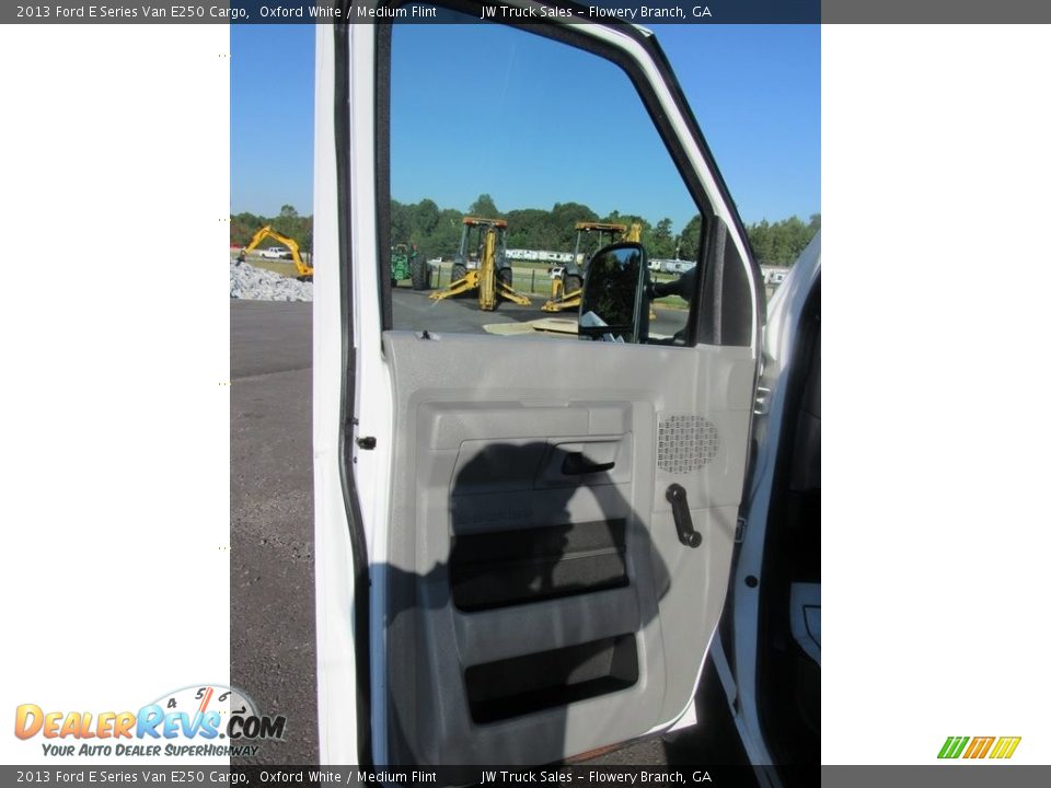 2013 Ford E Series Van E250 Cargo Oxford White / Medium Flint Photo #29