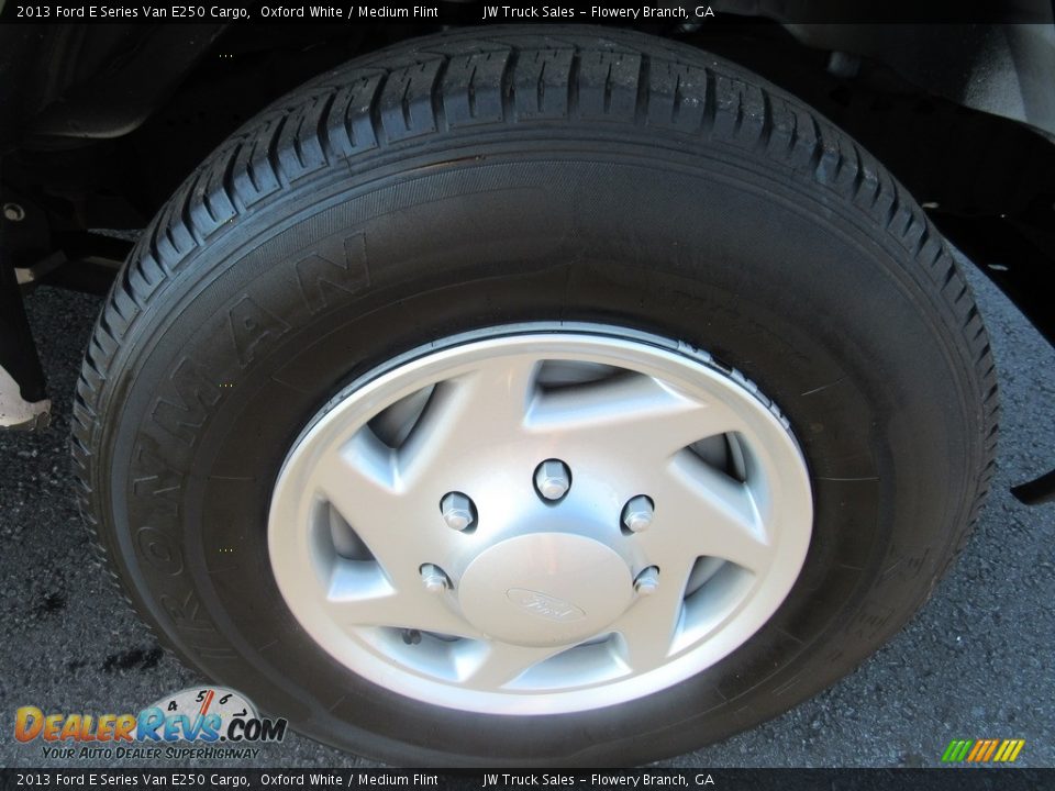 2013 Ford E Series Van E250 Cargo Oxford White / Medium Flint Photo #33
