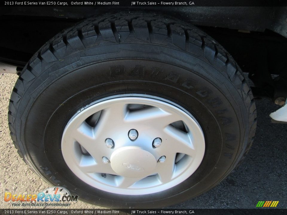 2013 Ford E Series Van E250 Cargo Oxford White / Medium Flint Photo #35