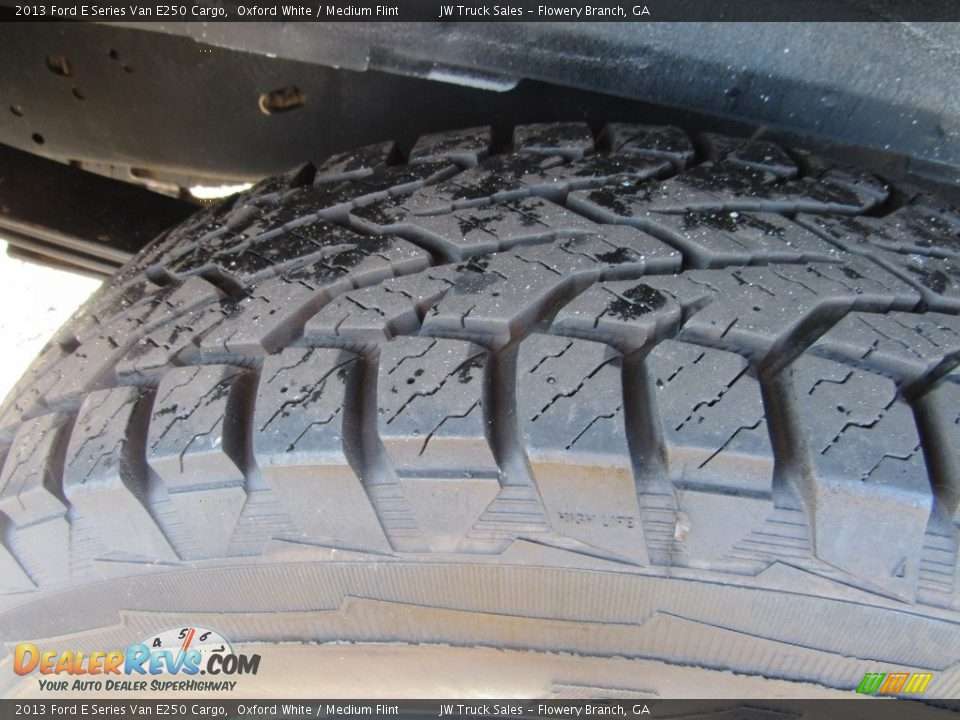 2013 Ford E Series Van E250 Cargo Oxford White / Medium Flint Photo #36