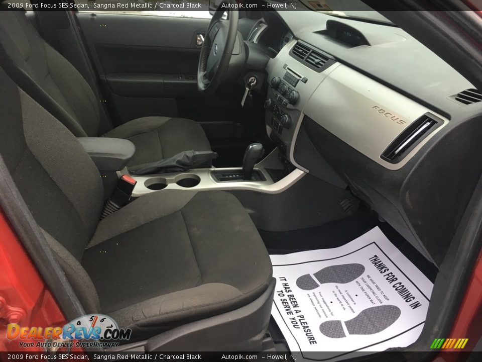 2009 Ford Focus SES Sedan Sangria Red Metallic / Charcoal Black Photo #12