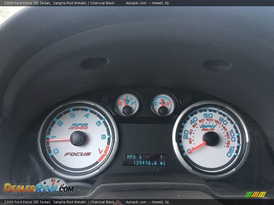 2009 Ford Focus SES Sedan Sangria Red Metallic / Charcoal Black Photo #16