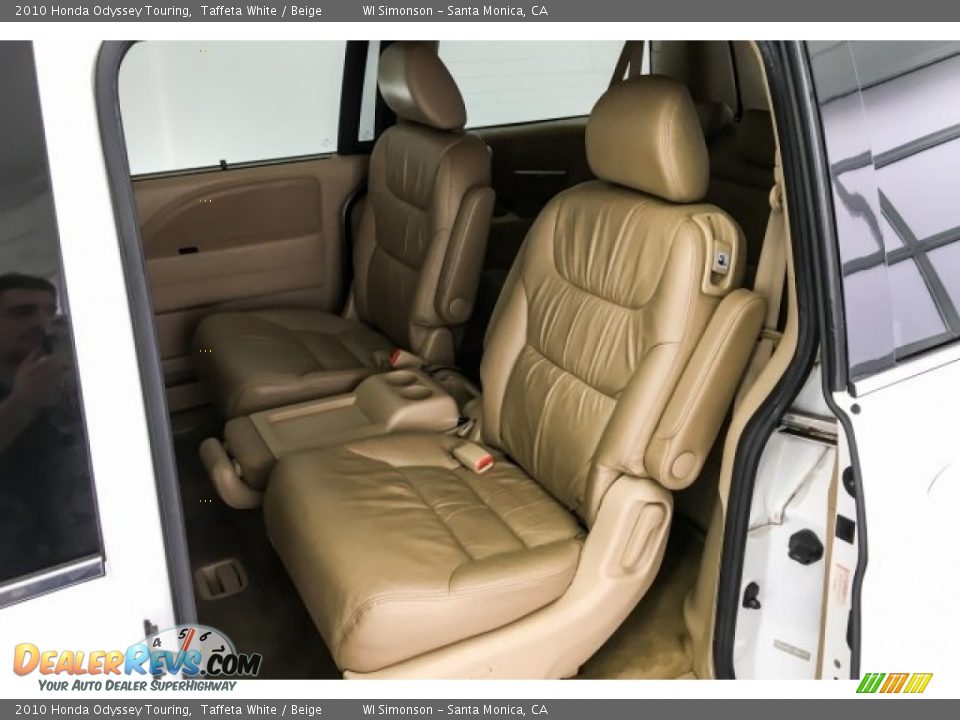 2010 Honda Odyssey Touring Taffeta White / Beige Photo #17