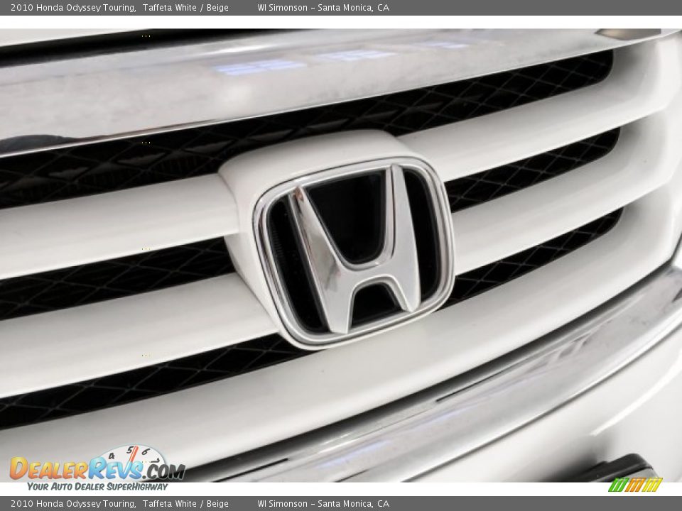 2010 Honda Odyssey Touring Taffeta White / Beige Photo #33