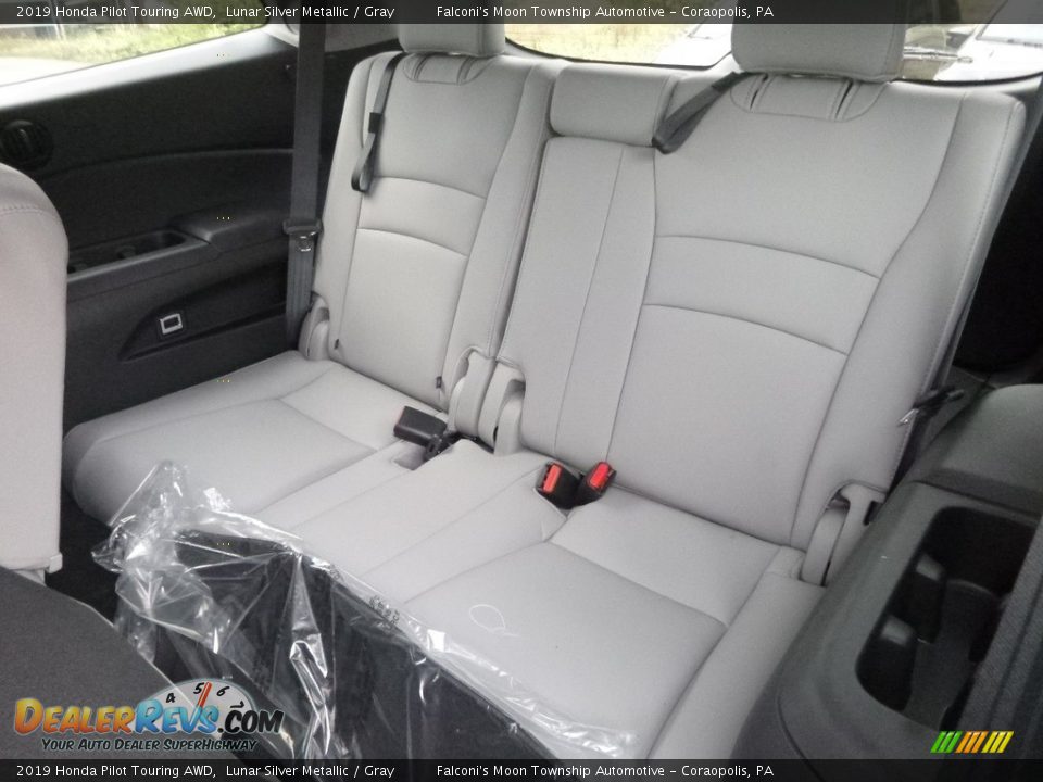 Rear Seat of 2019 Honda Pilot Touring AWD Photo #10