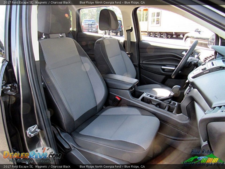 2017 Ford Escape SE Magnetic / Charcoal Black Photo #11