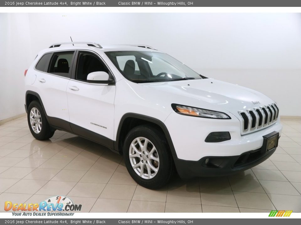 2016 Jeep Cherokee Latitude 4x4 Bright White / Black Photo #1