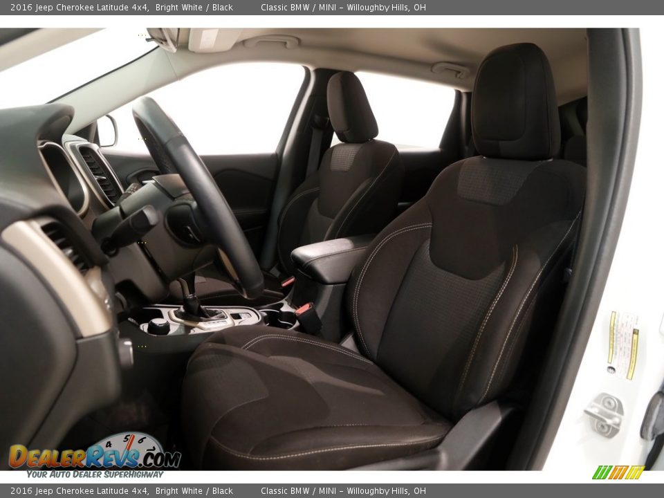 2016 Jeep Cherokee Latitude 4x4 Bright White / Black Photo #5