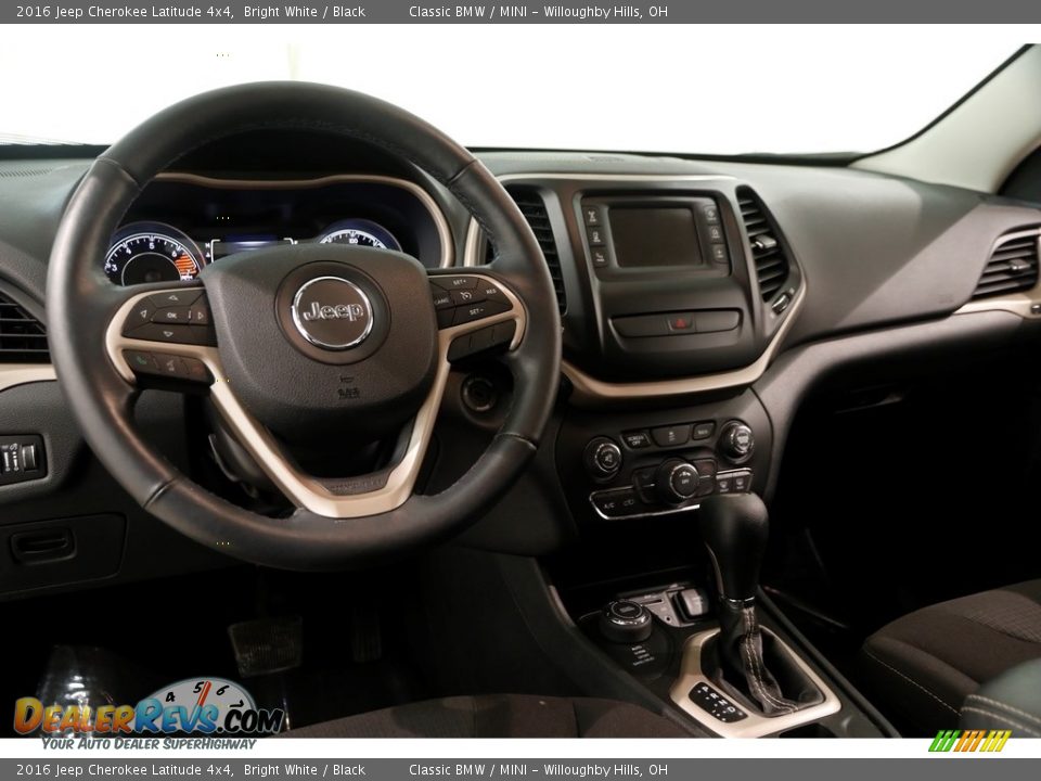 2016 Jeep Cherokee Latitude 4x4 Bright White / Black Photo #6
