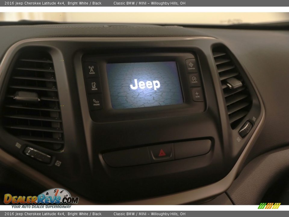 2016 Jeep Cherokee Latitude 4x4 Bright White / Black Photo #10