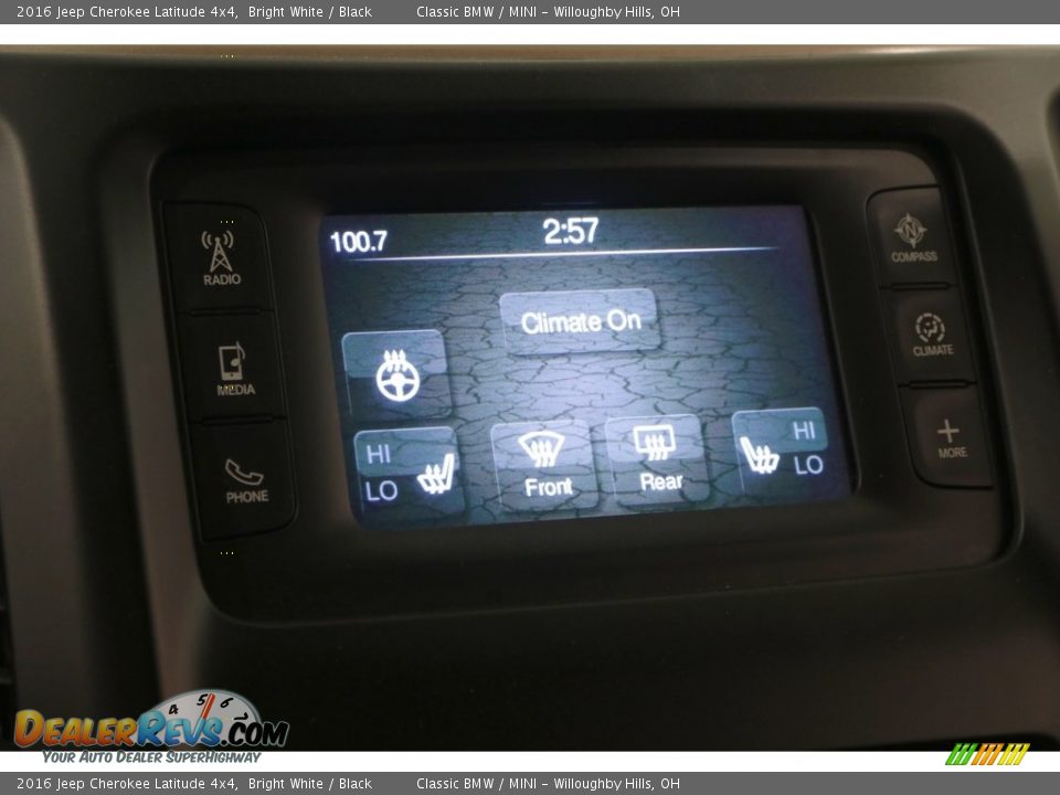 2016 Jeep Cherokee Latitude 4x4 Bright White / Black Photo #14