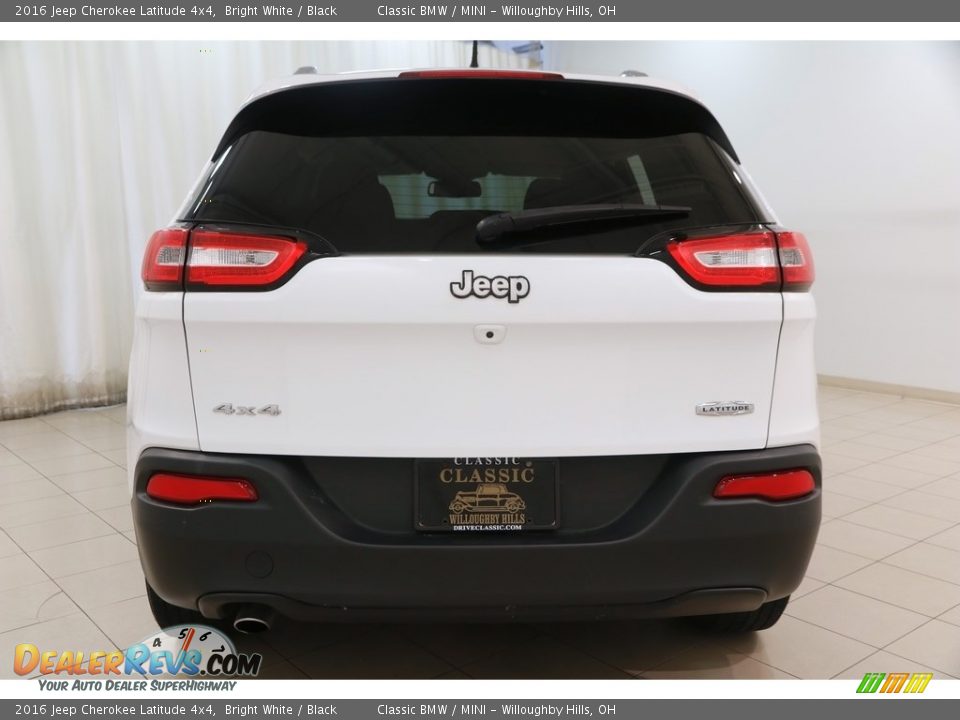 2016 Jeep Cherokee Latitude 4x4 Bright White / Black Photo #21