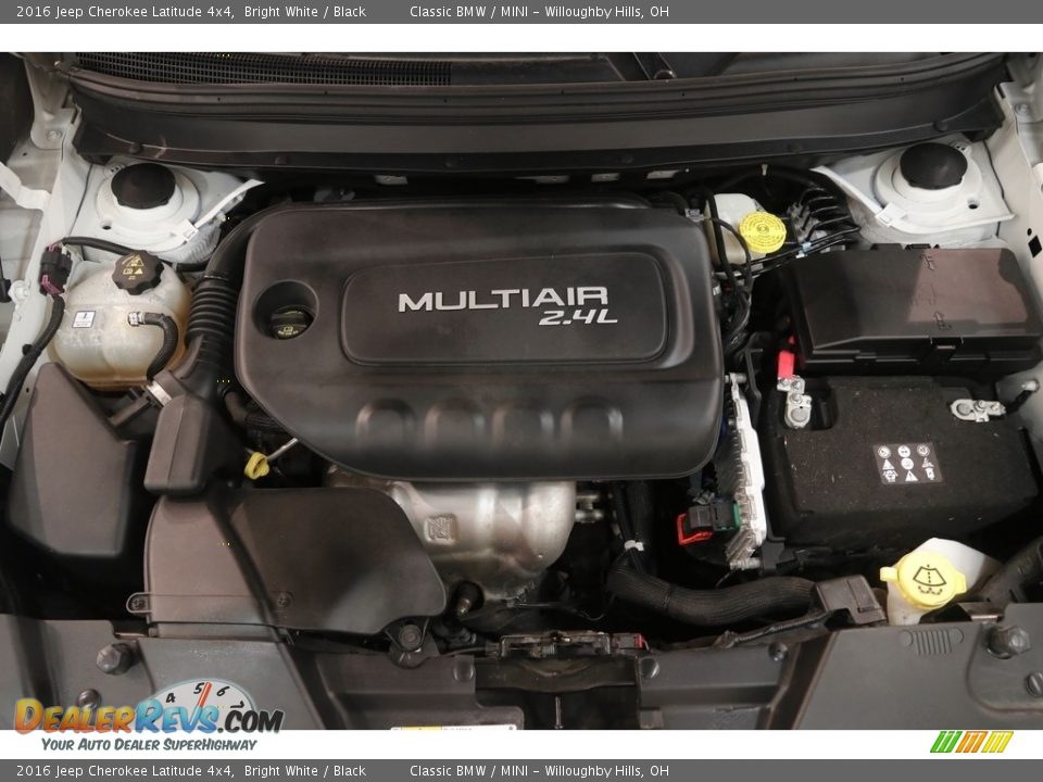 2016 Jeep Cherokee Latitude 4x4 Bright White / Black Photo #22