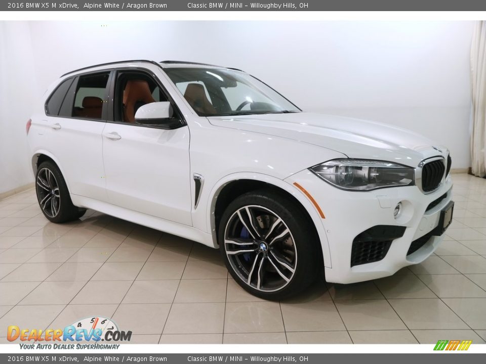 Front 3/4 View of 2016 BMW X5 M xDrive Photo #1
