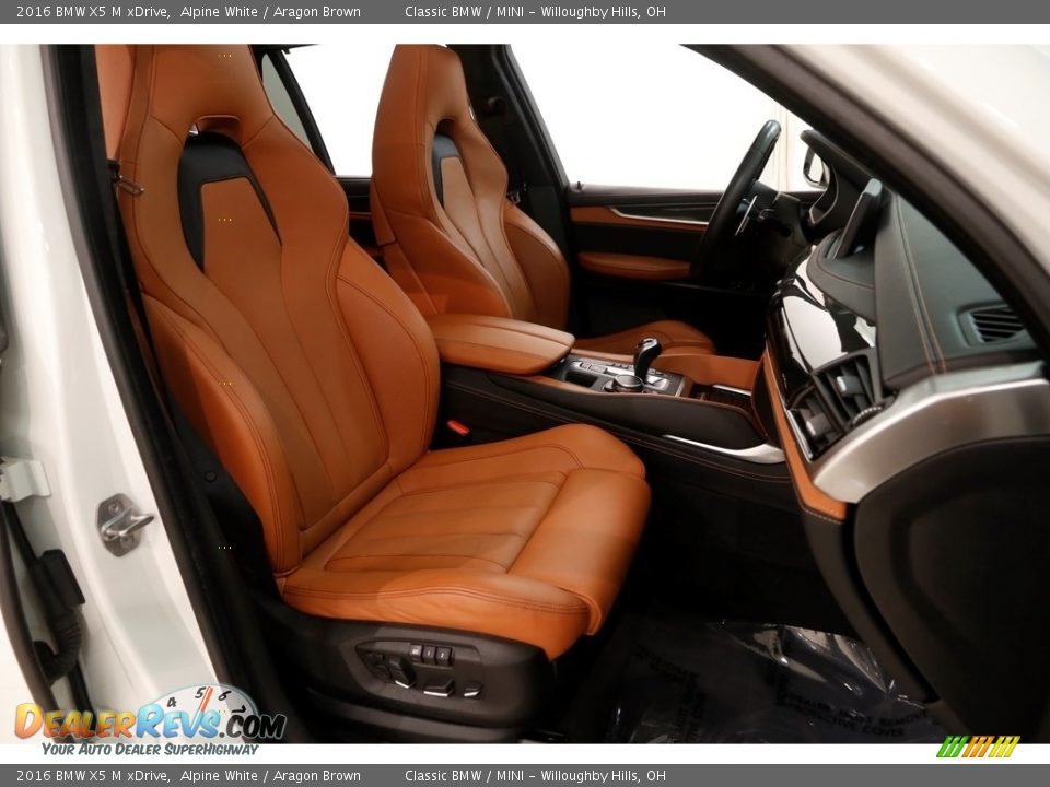 Front Seat of 2016 BMW X5 M xDrive Photo #27