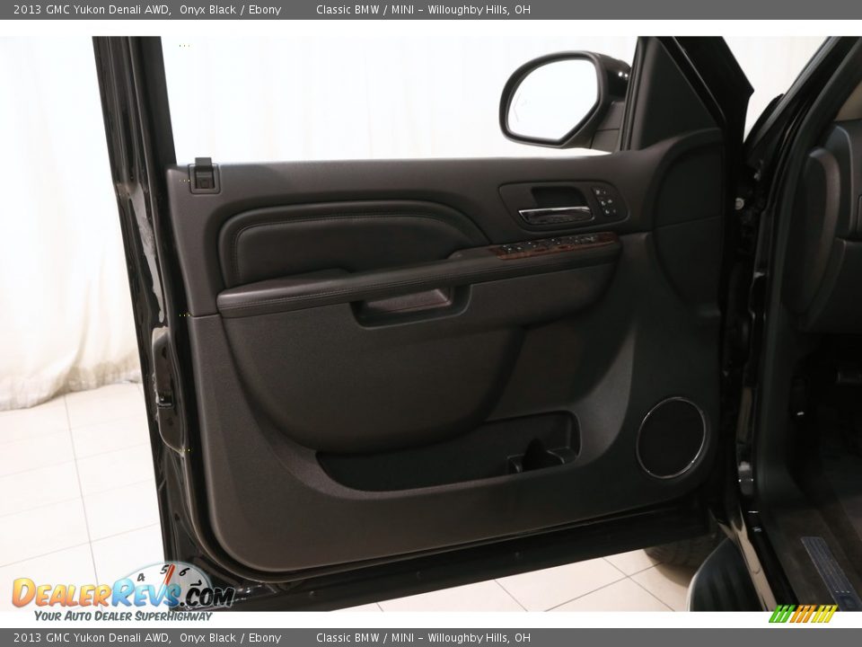 2013 GMC Yukon Denali AWD Onyx Black / Ebony Photo #4