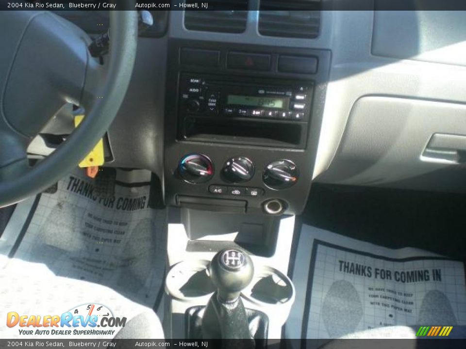 2004 Kia Rio Sedan Blueberry / Gray Photo #13