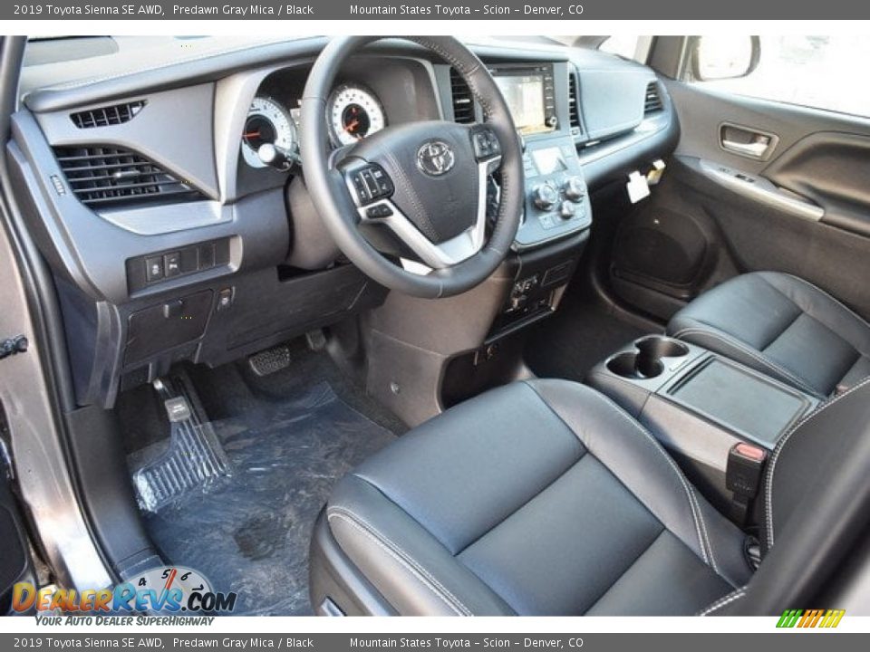 Black Interior - 2019 Toyota Sienna SE AWD Photo #5