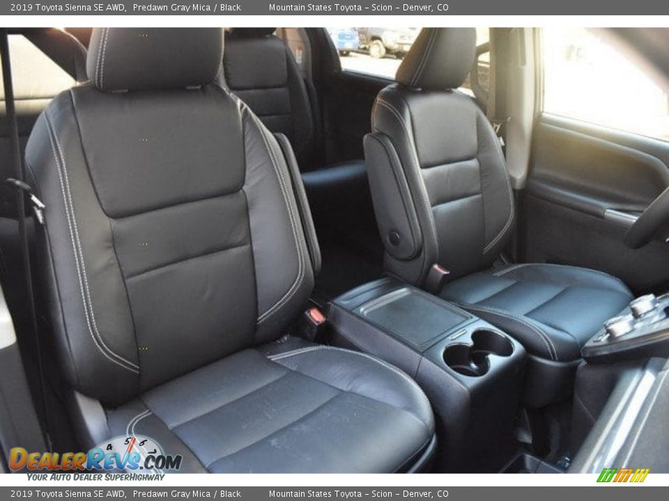 Front Seat of 2019 Toyota Sienna SE AWD Photo #13