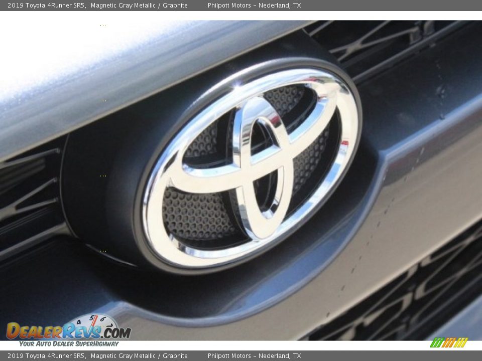 2019 Toyota 4Runner SR5 Magnetic Gray Metallic / Graphite Photo #11