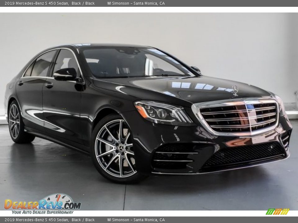 Front 3/4 View of 2019 Mercedes-Benz S 450 Sedan Photo #12