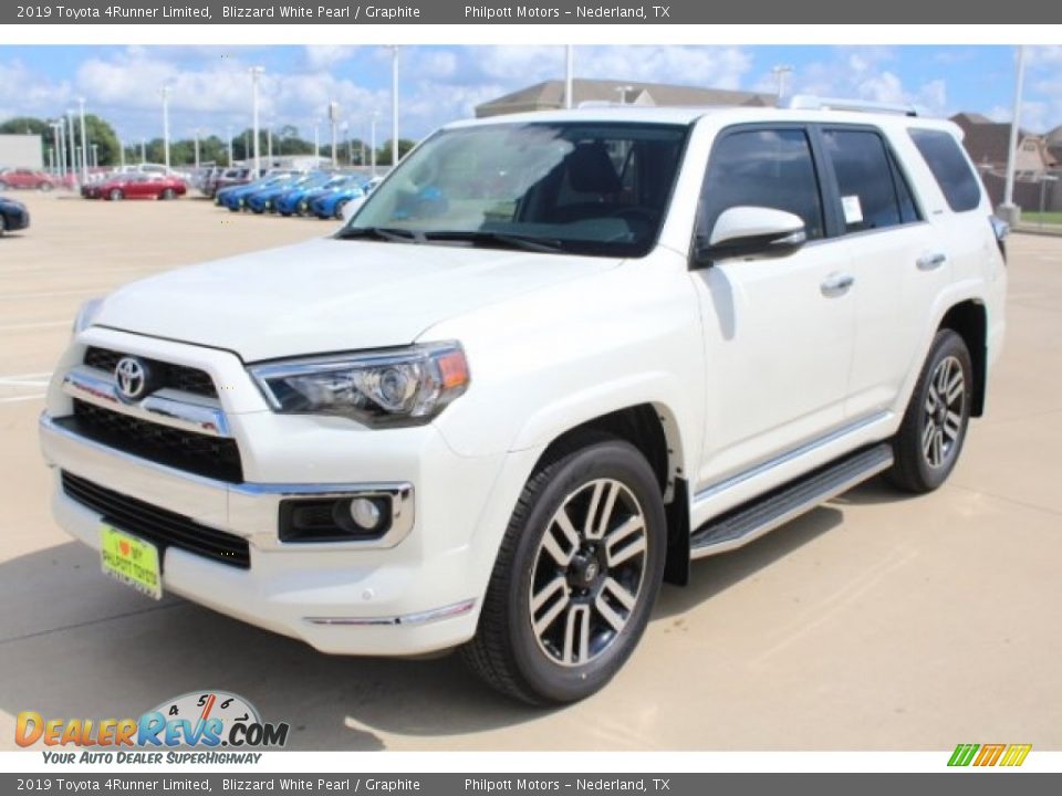 Front 3/4 View of 2019 Toyota 4Runner Limited Photo #3