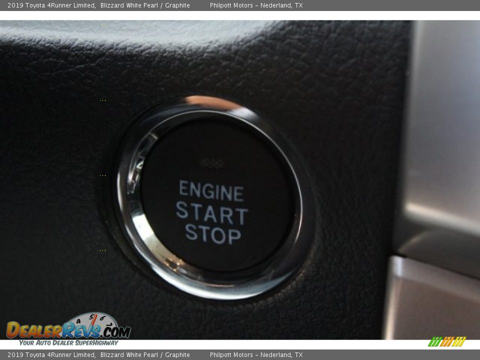 2019 Toyota 4Runner Limited Blizzard White Pearl / Graphite Photo #18