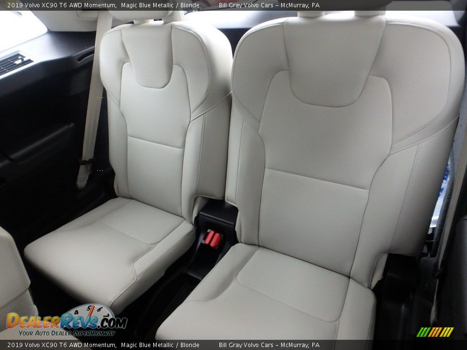 Rear Seat of 2019 Volvo XC90 T6 AWD Momentum Photo #9