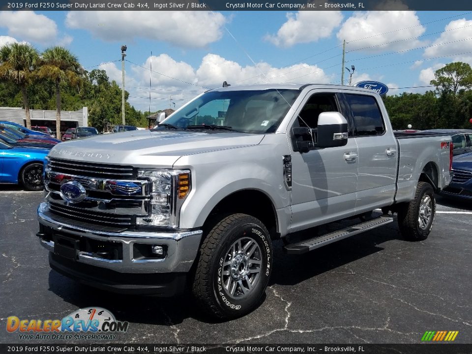 Front 3/4 View of 2019 Ford F250 Super Duty Lariat Crew Cab 4x4 Photo #1