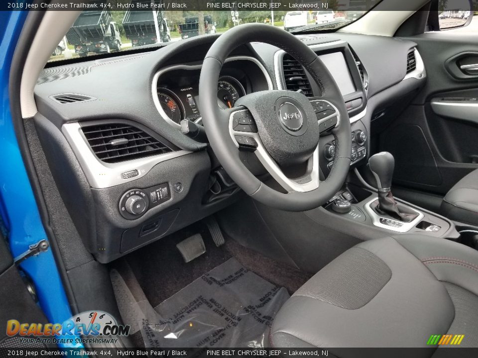 Dashboard of 2018 Jeep Cherokee Trailhawk 4x4 Photo #23