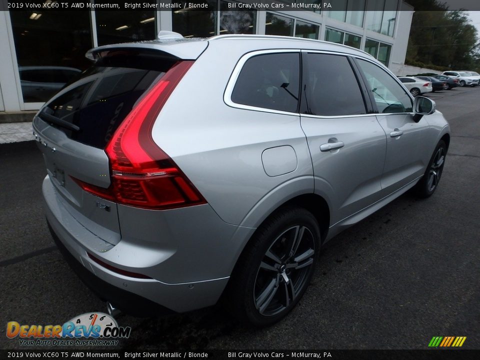 2019 Volvo XC60 T5 AWD Momentum Bright Silver Metallic / Blonde Photo #2