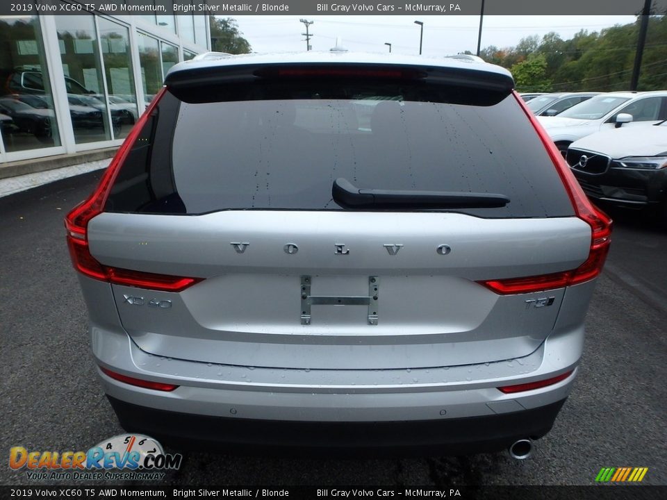 2019 Volvo XC60 T5 AWD Momentum Bright Silver Metallic / Blonde Photo #3