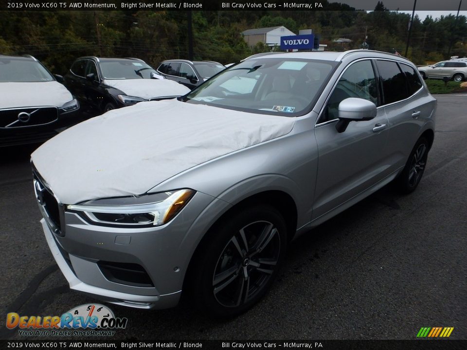 2019 Volvo XC60 T5 AWD Momentum Bright Silver Metallic / Blonde Photo #5