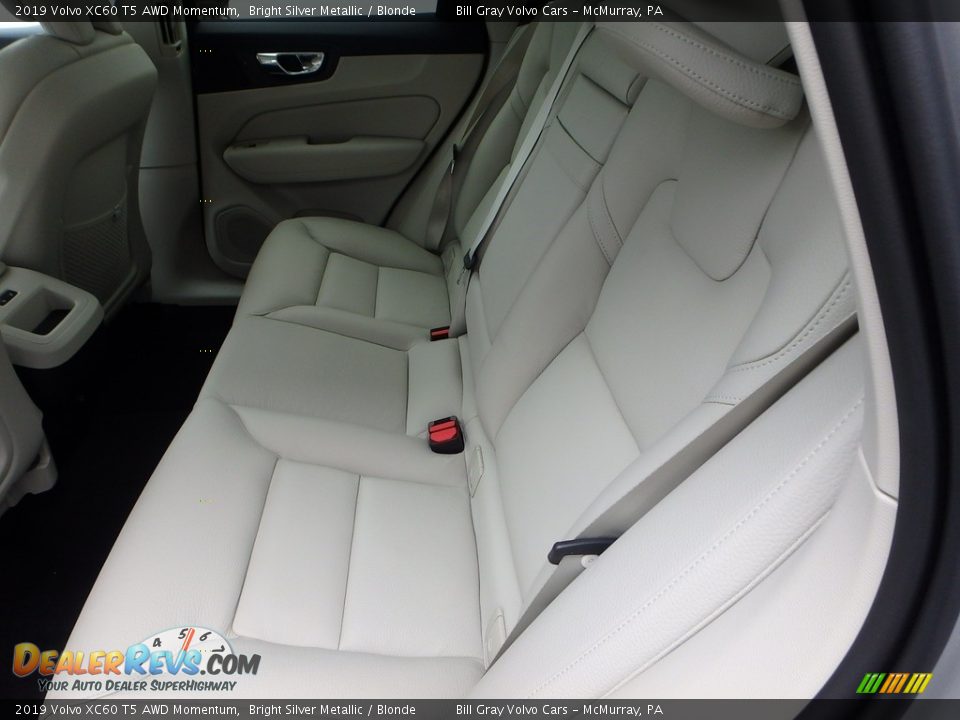 2019 Volvo XC60 T5 AWD Momentum Bright Silver Metallic / Blonde Photo #8