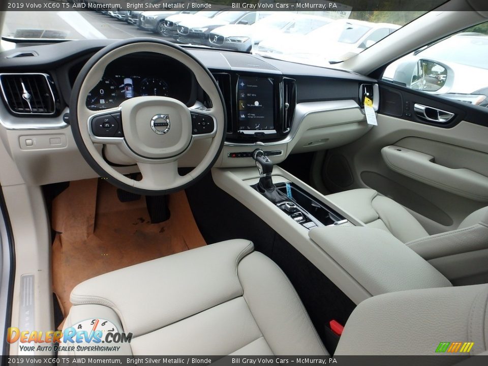 2019 Volvo XC60 T5 AWD Momentum Bright Silver Metallic / Blonde Photo #9