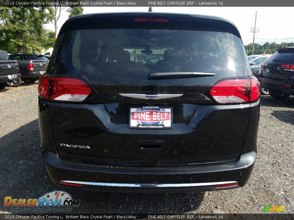 2019 Chrysler Pacifica Touring L Brilliant Black Crystal Pearl / Black/Alloy Photo #5