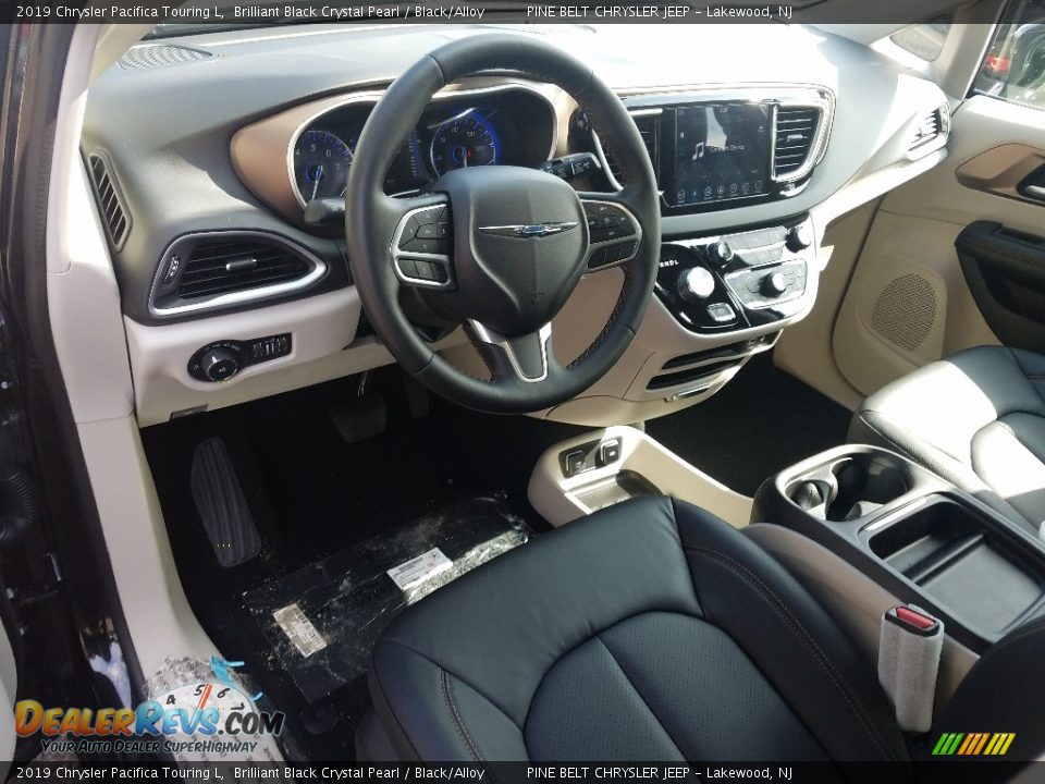 Front Seat of 2019 Chrysler Pacifica Touring L Photo #7