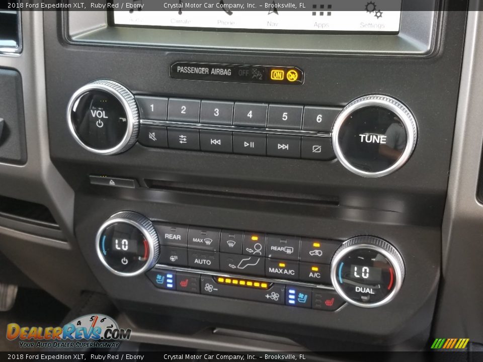 Controls of 2018 Ford Expedition XLT Photo #17