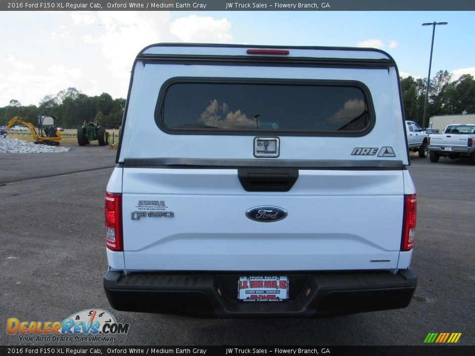 2016 Ford F150 XL Regular Cab Oxford White / Medium Earth Gray Photo #4