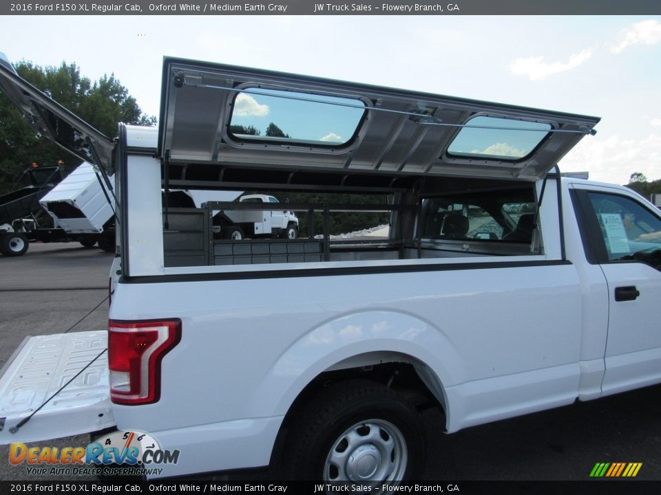 2016 Ford F150 XL Regular Cab Oxford White / Medium Earth Gray Photo #10