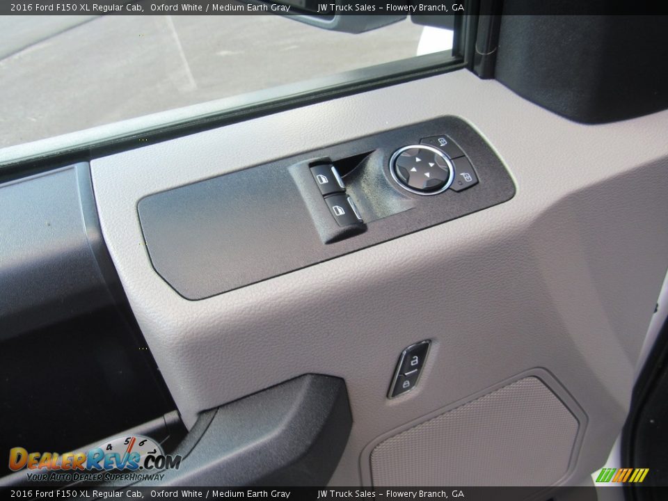 2016 Ford F150 XL Regular Cab Oxford White / Medium Earth Gray Photo #13