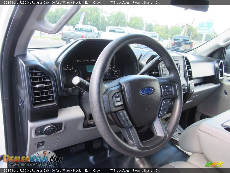 2016 Ford F150 XL Regular Cab Oxford White / Medium Earth Gray Photo #16