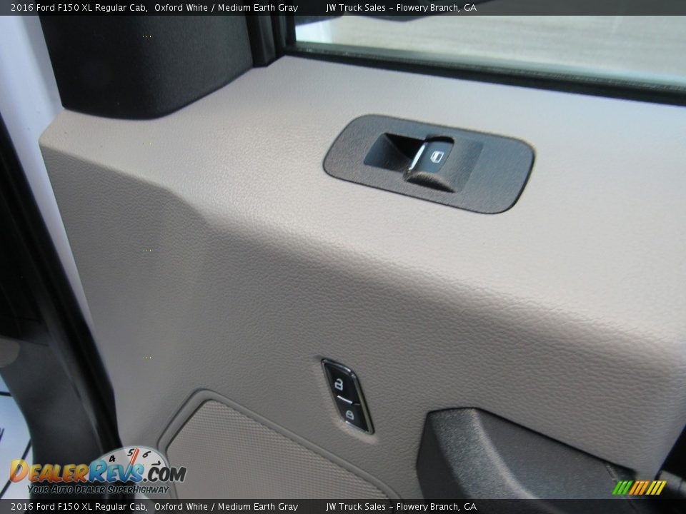 2016 Ford F150 XL Regular Cab Oxford White / Medium Earth Gray Photo #22