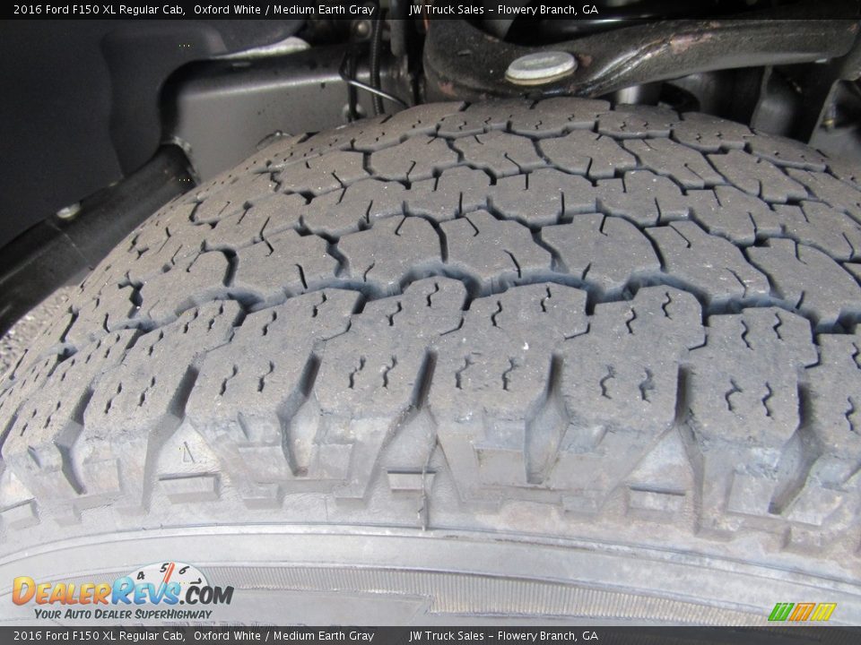 2016 Ford F150 XL Regular Cab Oxford White / Medium Earth Gray Photo #30