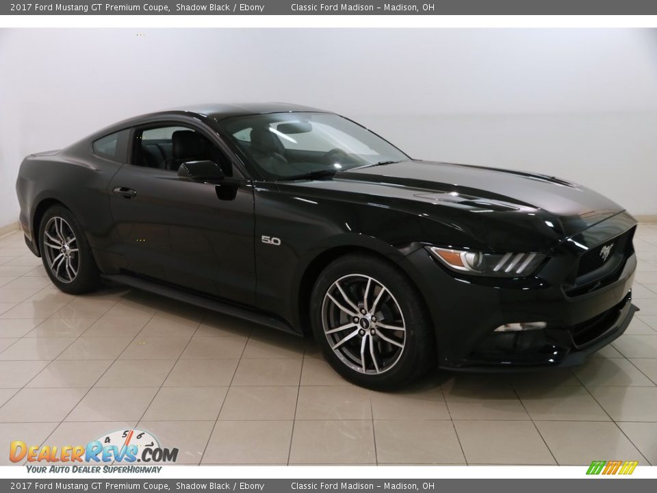 Front 3/4 View of 2017 Ford Mustang GT Premium Coupe Photo #1