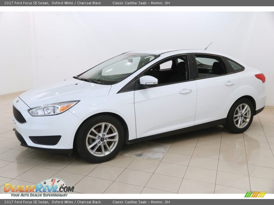 2017 Ford Focus SE Sedan Oxford White / Charcoal Black Photo #3
