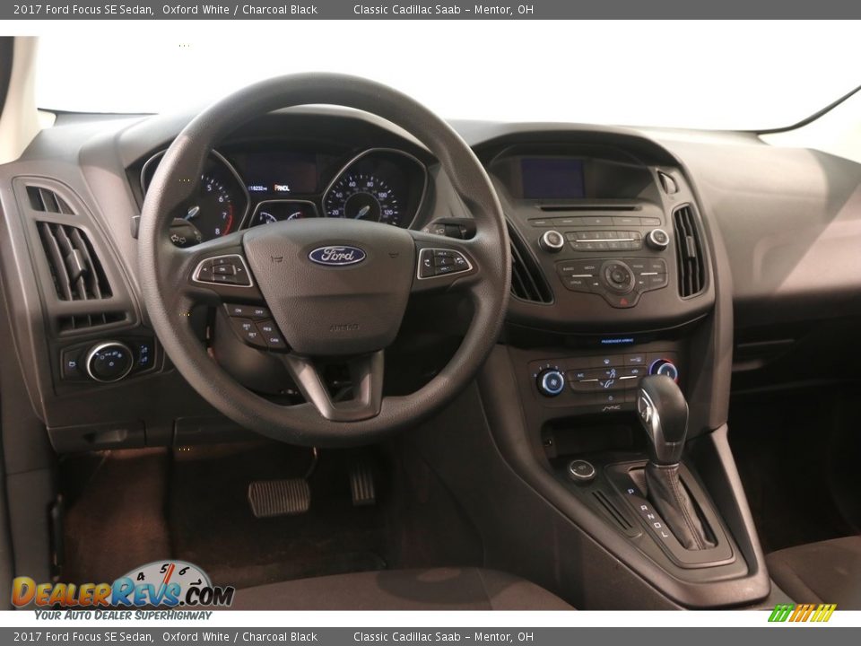 2017 Ford Focus SE Sedan Oxford White / Charcoal Black Photo #6