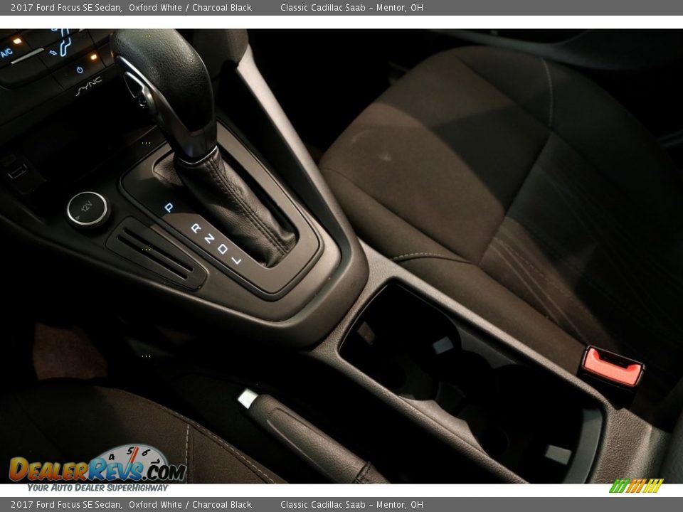 2017 Ford Focus SE Sedan Oxford White / Charcoal Black Photo #10