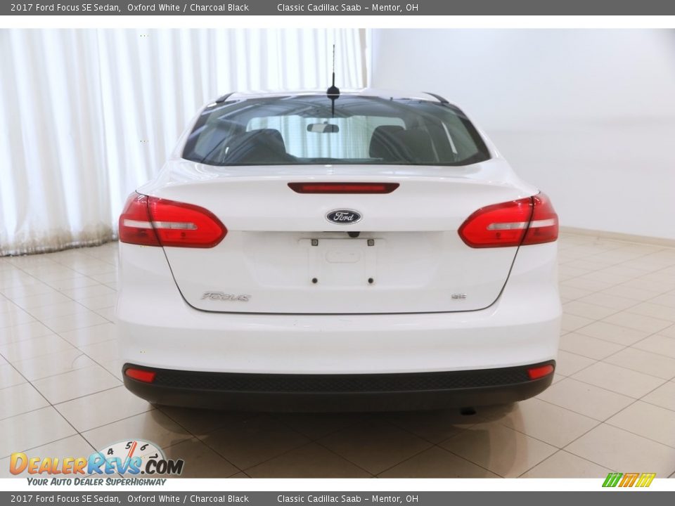 2017 Ford Focus SE Sedan Oxford White / Charcoal Black Photo #14