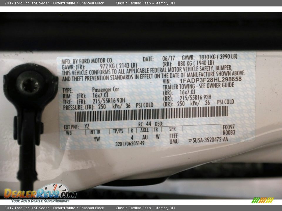 2017 Ford Focus SE Sedan Oxford White / Charcoal Black Photo #15